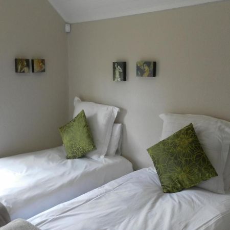 Zareba B&B Guesthouse Glendinningvale ภายนอก รูปภาพ
